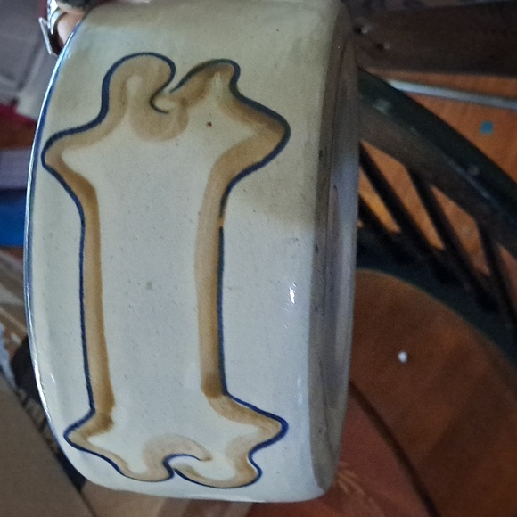 Louisville Stoneware med size dogbowl. Sheltie tag, wjite and blue - Picture 4 of 4